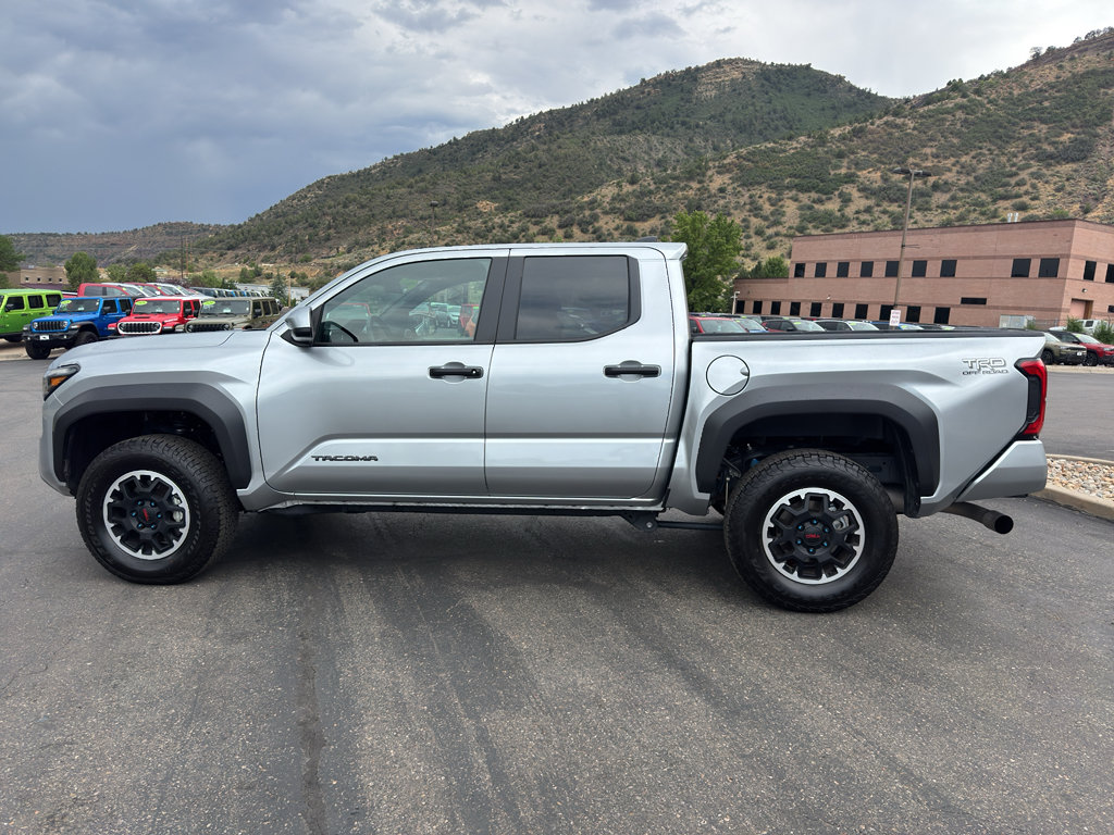 Used 2026 Toyota Tacoma TRD Off-Road AWD/4WD image 4