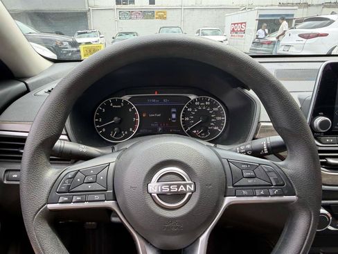 Used 2023 Nissan Altima 2.5 SV FWD image 30
