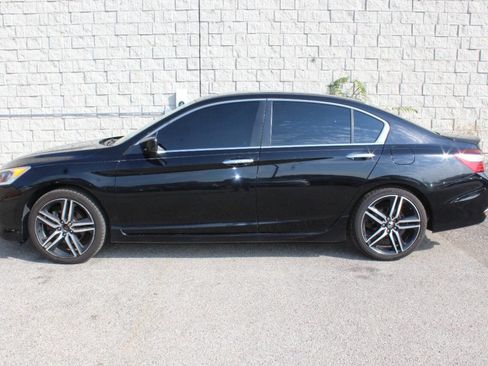 Used 2016 Honda Accord Sport image 2
