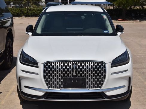Used 2024 Lincoln Corsair FWD image 3