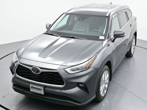 Used 2021 Toyota Highlander Limited AWD/4WD image 39