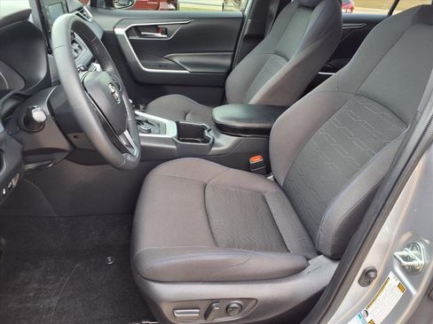 Used 2022 Toyota RAV4 SE image 24