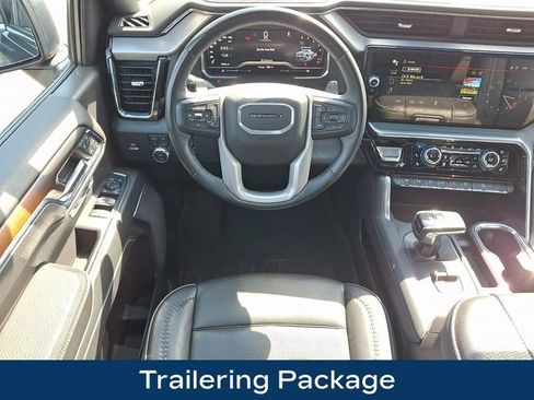 Used 2025 GMC Sierra 1500 Denali AWD/4WD image 3