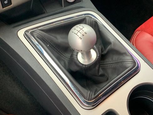 Used 2014 Dodge Challenger SRT8 image 21