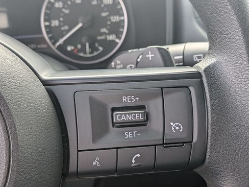 Used 2024 Nissan Rogue S AWD/4WD image 15