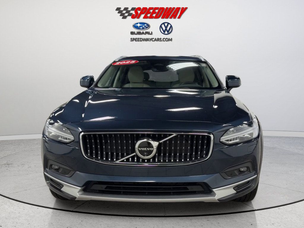Used 2025 Volvo V90 B6 Cross Country Plus w/ Climate Package AWD/4WD image 13