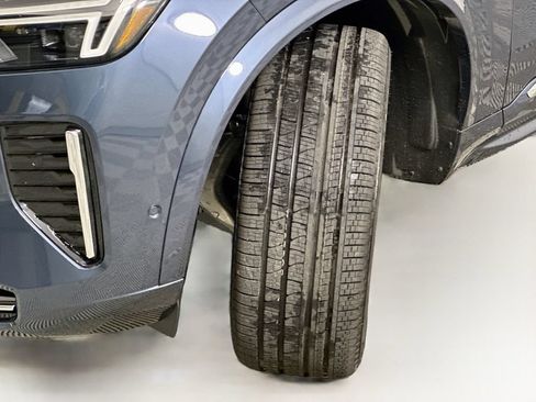 Used 2026 Volvo XC90 B5 Plus w/ Protection Package Premier AWD/4WD image 25