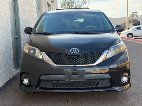 Used 2014 Toyota Sienna SE image 8