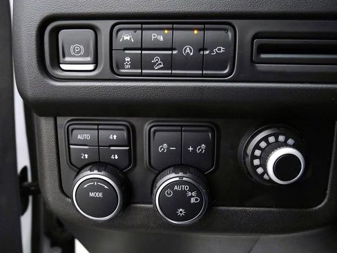 Used 2022 Chevrolet Tahoe Z71 AWD/4WD image 27