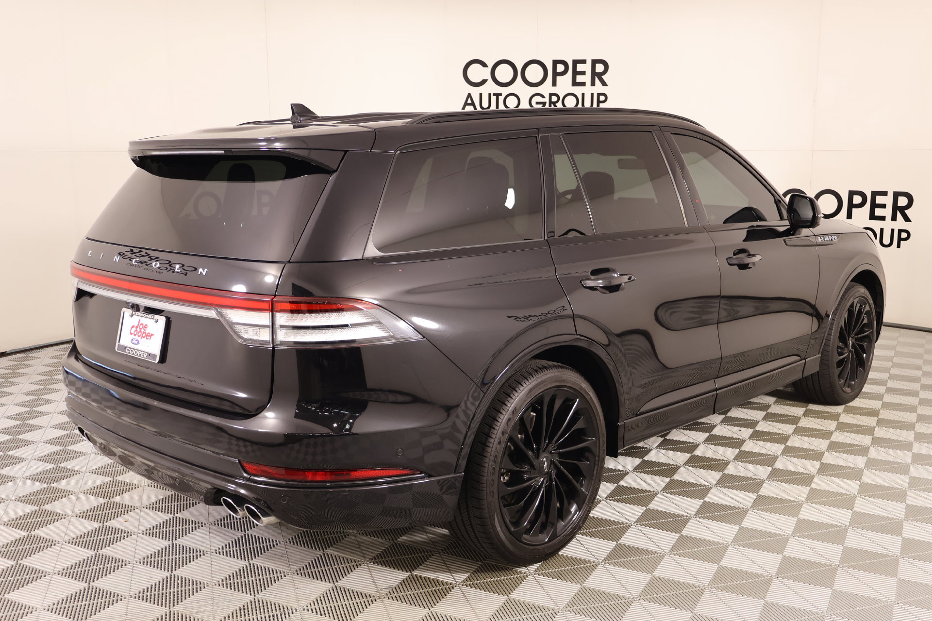 Used 2023 Lincoln Aviator Reserve w/ Equipment Group 201A RWD image 22