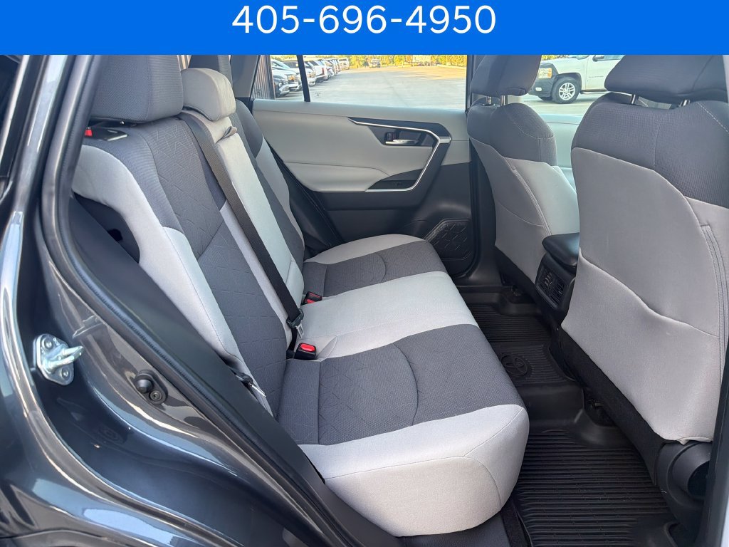 Used 2022 Toyota RAV4 XLE FWD image 31