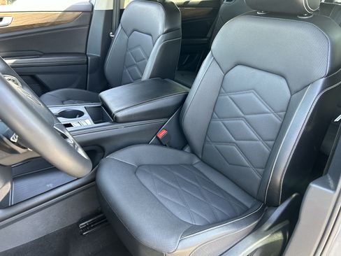 Used 2024 Volkswagen Atlas SE FWD image 19