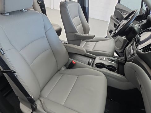 Certified 2023 Honda Ridgeline RTL image 10