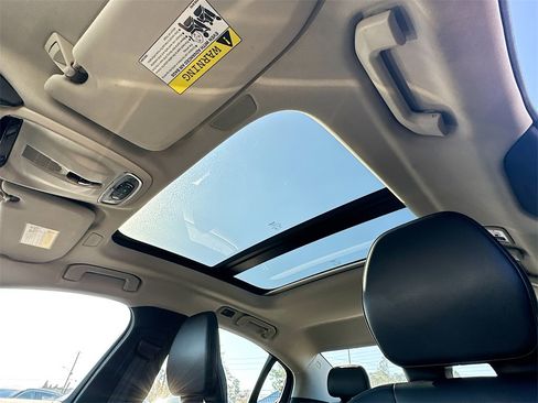 Used 2022 Volvo S60 B5 Momentum w/ Premium Package image 11