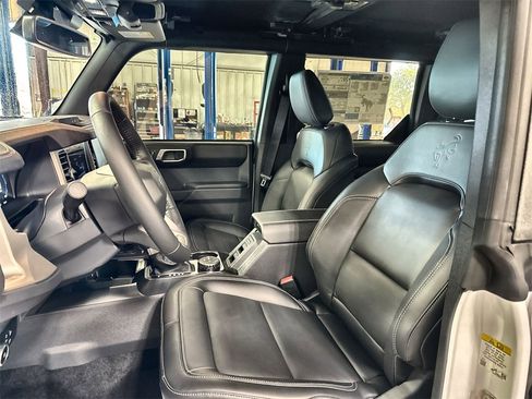 New 2025 Ford Bronco Outer Banks image 12