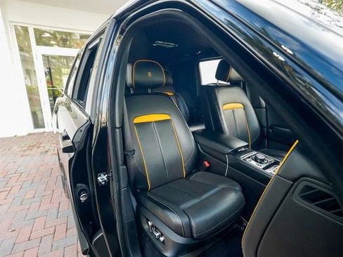 Used 2020 Rolls-Royce Cullinan Black Badge image 87