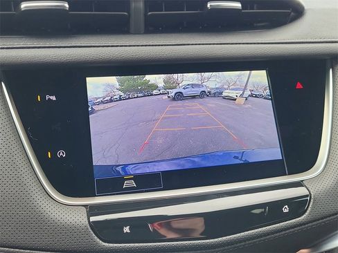 New 2025 Cadillac XT5 Luxury image 17