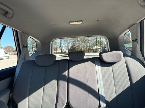 Used 2009 Kia Rondo LX image 16