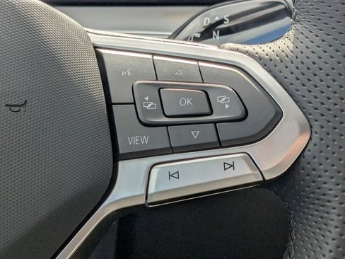 New 2026 Volkswagen Tiguan SE R-Line image 19