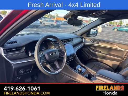 Used 2024 Jeep Grand Cherokee Limited image 17