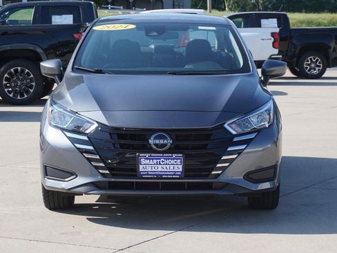 Used 2024 Nissan Versa SV FWD image 8