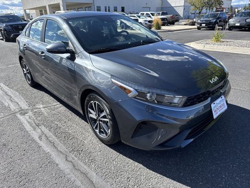 Used 2022 Kia Forte LXS w/ LXS Technology Package image 1