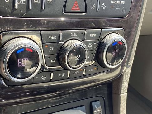 Used 2015 Buick Enclave Premium FWD image 24