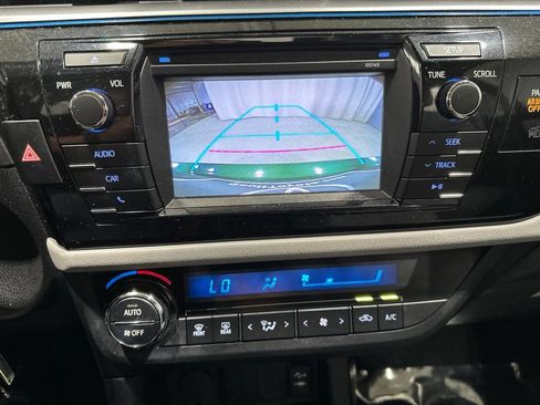Used 2014 Toyota Corolla LE FWD image 10