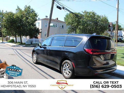 Used 2025 Chrysler Pacifica Select FWD image 7