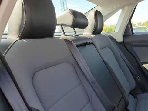 New 2026 Volkswagen Jetta SE FWD image 10