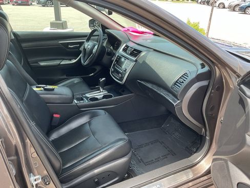 Used 2016 Nissan Altima 2.5 SL FWD image 38