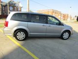 Used 2018 Dodge Grand Caravan SE image 2