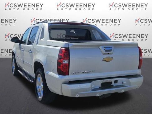 Used 2012 Chevrolet Avalanche LTZ image 3