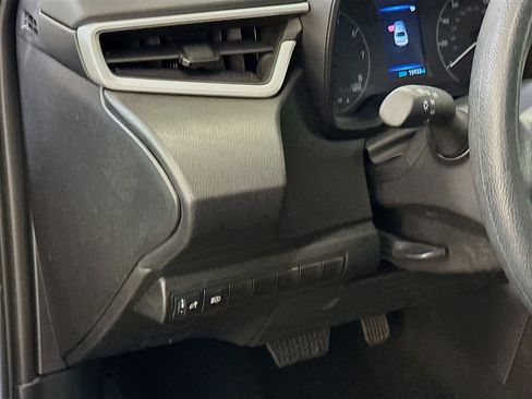 Used 2025 Toyota Corolla LE image 17