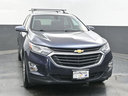 Used 2018 Chevrolet Equinox LT w/ Sun & Infotainment Package AWD/4WD image 2