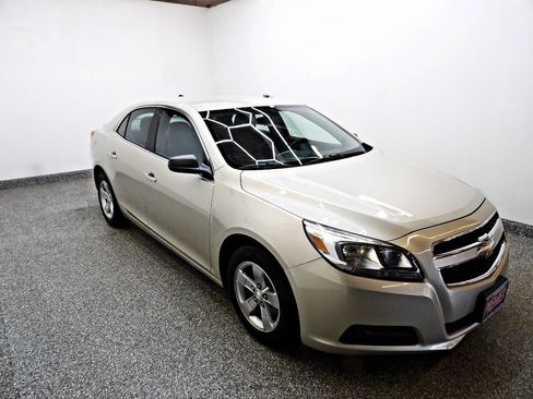 Used 2013 Chevrolet Malibu LS image 3