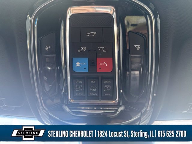 Used 2022 Jeep Grand Cherokee Overland w/ Luxury Tech Group IV AWD/4WD image 36