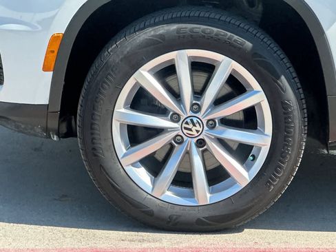 Used 2017 Volkswagen Tiguan Wolfsburg Edition FWD image 36