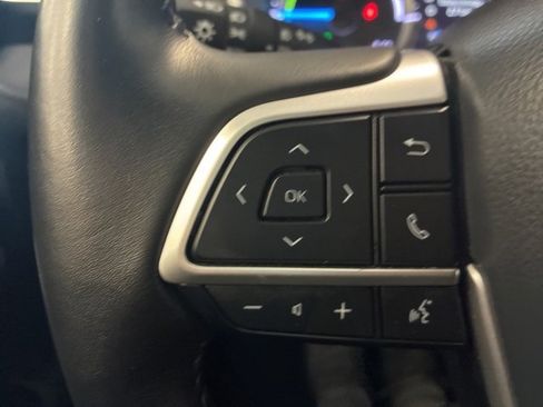 Used 2023 Toyota Highlander XLE image 17