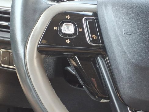 Certified 2023 Lincoln Corsair Reserve w/ Jet Appearance Package AWD/4WD image 16