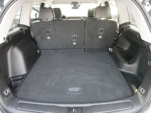 Used 2023 Jeep Grand Cherokee Limited w/ Luxury Tech Group II image 19