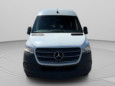 Used 2019 Mercedes-Benz Sprinter 2500 image 8