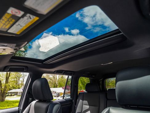 Used 2021 Lexus GX 460 Premium w/ Premium Package AWD/4WD image 13