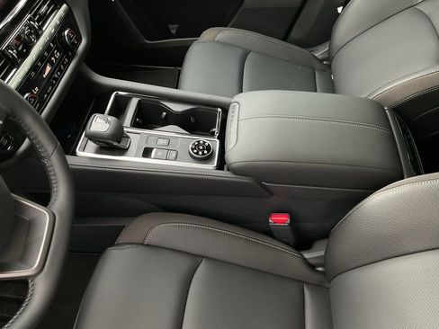 New 2026 Nissan Pathfinder SL w/ SL Premium Package AWD/4WD image 38