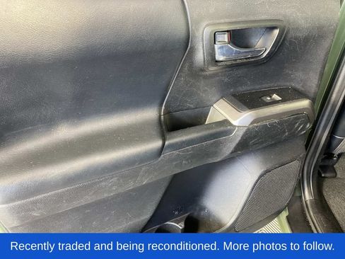 Used 2022 Toyota Tacoma Limited AWD/4WD image 27