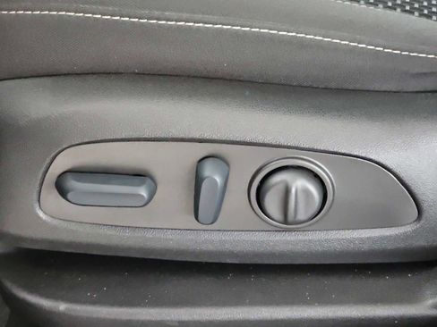 Used 2023 GMC Acadia SLE w/ Driver Convenience Package image 18