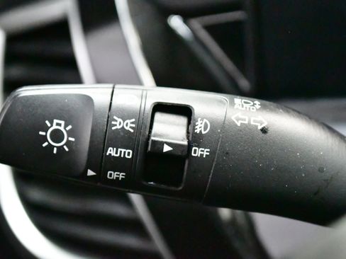 Used 2025 Kia Seltos S FWD image 19
