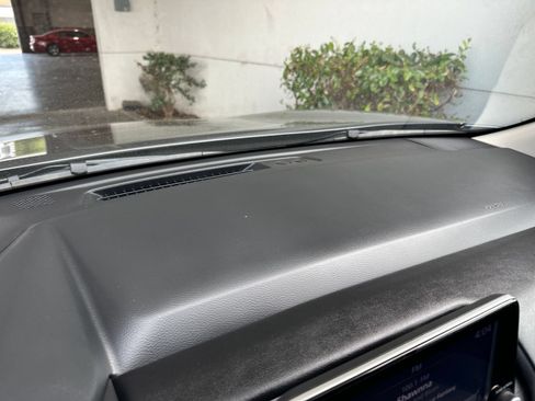 Used 2025 Nissan Rogue SV FWD image 14