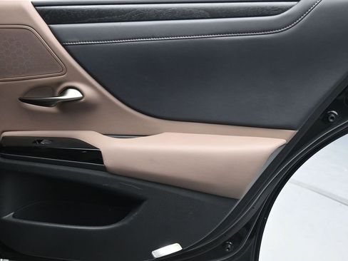 Used 2023 Lexus ES 350 w/ Premium Package image 22