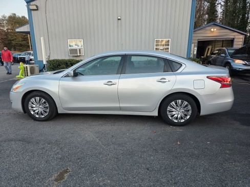 Used 2013 Nissan Altima 2.5 S image 8